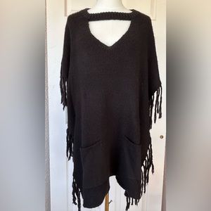 Steve Madden Women’s Poncho Fringed Black One Size‎ Fits Most